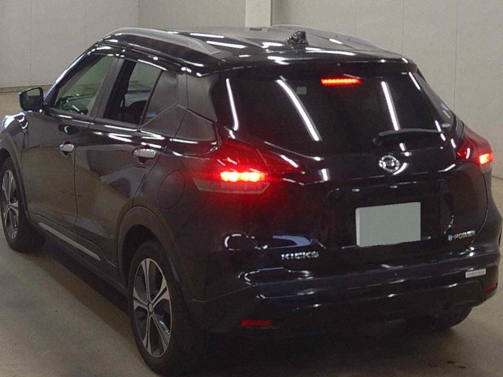 2021 Nissan KICKS