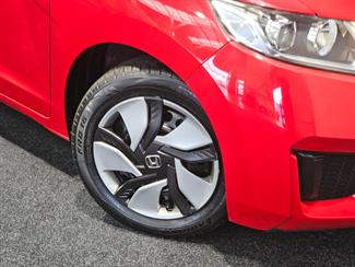 2013 Honda FIT - Thumbnail