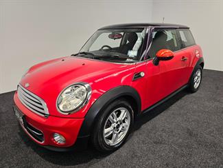 2011 Mini Cooper - Thumbnail