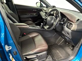 2017 Toyota C-HR - Thumbnail