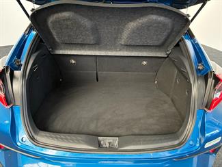 2017 Toyota C-HR - Thumbnail