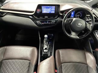 2017 Toyota C-HR - Thumbnail