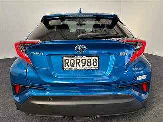 2017 Toyota C-HR - Thumbnail