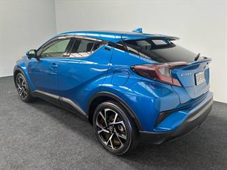 2017 Toyota C-HR - Thumbnail