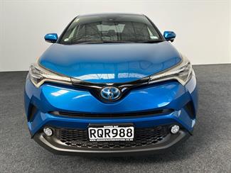 2017 Toyota C-HR - Thumbnail