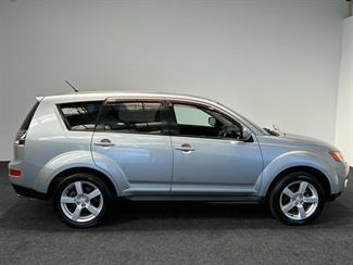2009 Mitsubishi OUTLANDER - Thumbnail