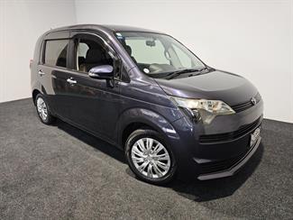 2012 Toyota SPADE - Thumbnail