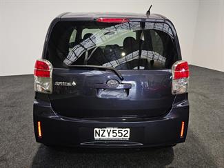 2012 Toyota SPADE - Thumbnail