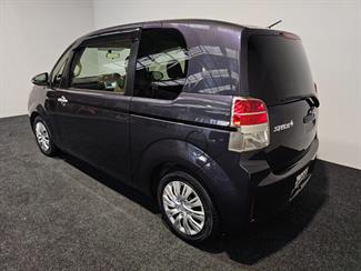 2012 Toyota SPADE - Thumbnail