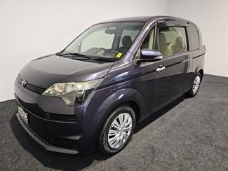 2012 Toyota SPADE - Thumbnail