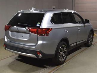2017 Mitsubishi OUTLANDER - Thumbnail