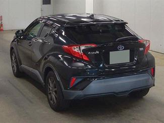 2017 Toyota C-HR - Thumbnail