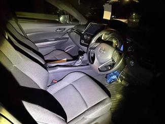 2017 Toyota C-HR - Thumbnail