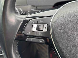 2015 Volkswagen Golf - Thumbnail