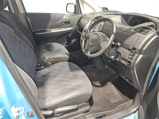 2006 Toyota Ractis - Thumbnail