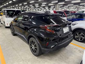 2017 Toyota C-HR - Thumbnail