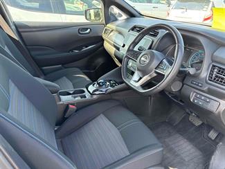 2022 Nissan LEAF - Thumbnail