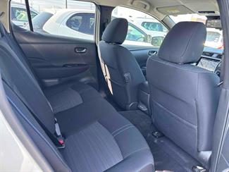 2022 Nissan LEAF - Thumbnail