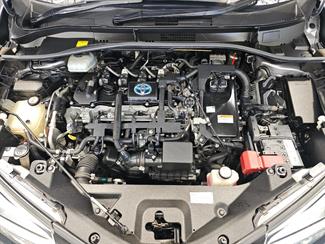 2017 Toyota C-HR - Thumbnail