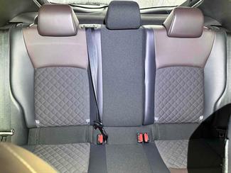 2017 Toyota C-HR - Thumbnail