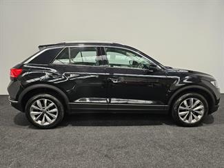 2021 Volkswagen T-Roc - Thumbnail