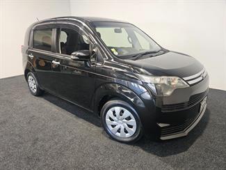 2014 Toyota SPADE - Thumbnail