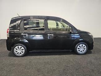 2014 Toyota SPADE - Thumbnail