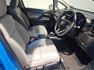 2014 Honda FIT - Thumbnail