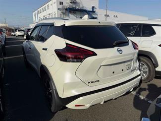 2021 Nissan KICKS - Thumbnail