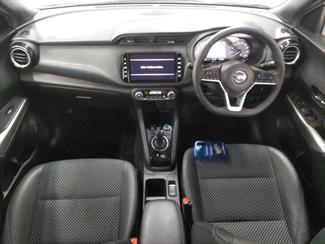 2021 Nissan KICKS - Thumbnail