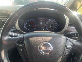 2015 Nissan Elgrand - Thumbnail