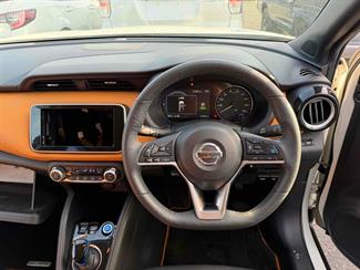 2021 Nissan KICKS - Thumbnail
