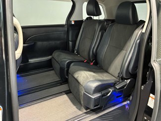 2015 Toyota ESTIMA - Thumbnail