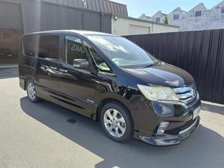 2013 Nissan SERENA - Thumbnail