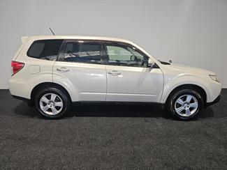 2011 Subaru FORESTER - Thumbnail