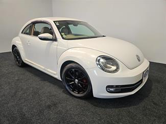 2013 Volkswagen Beetle - Thumbnail