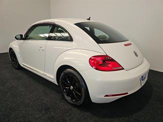 2013 Volkswagen Beetle - Thumbnail