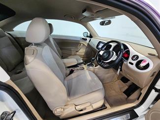 2013 Volkswagen Beetle - Thumbnail