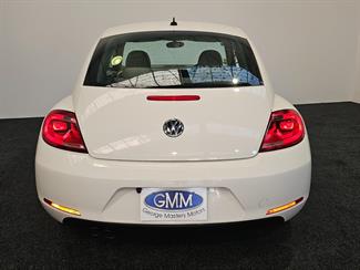 2013 Volkswagen Beetle - Thumbnail