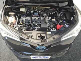 2017 Toyota C-HR - Thumbnail