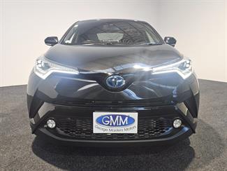 2017 Toyota C-HR - Thumbnail