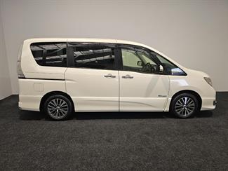 2014 Nissan SERENA - Thumbnail