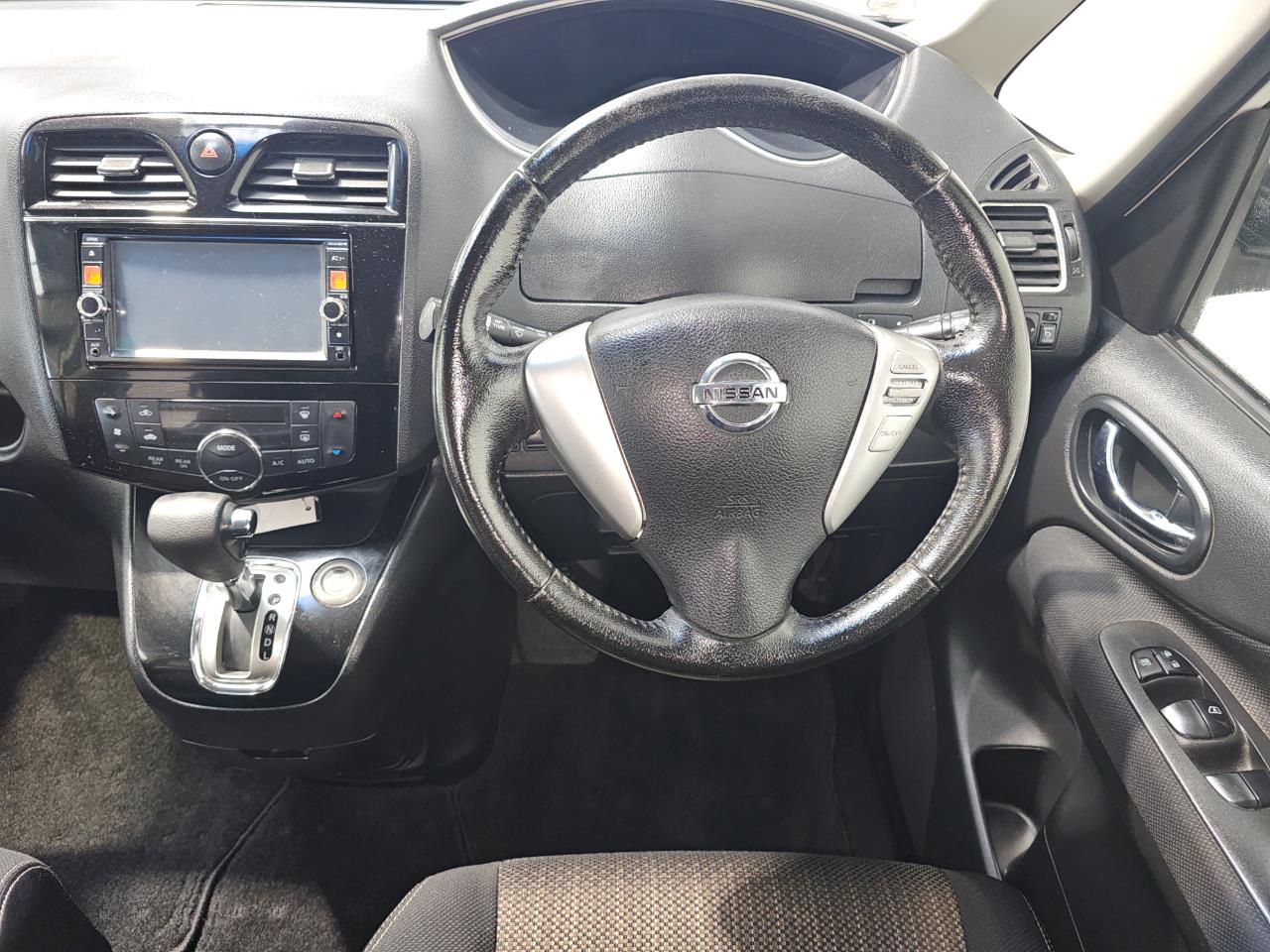 2014 Nissan SERENA