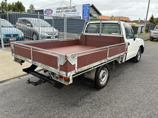 2004 Toyota Hilux - Thumbnail