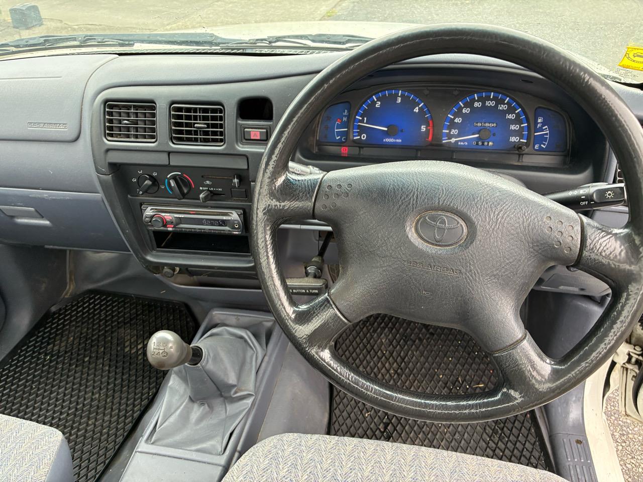2004 Toyota Hilux