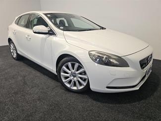 2015 Volvo V40 - Thumbnail