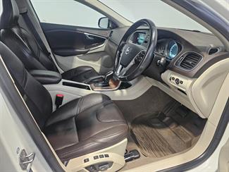 2015 Volvo V40 - Thumbnail