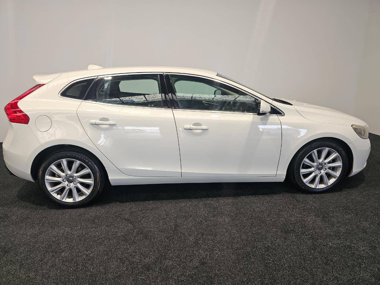 2015 Volvo V40
