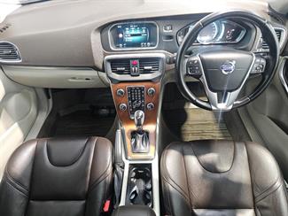 2015 Volvo V40 - Thumbnail