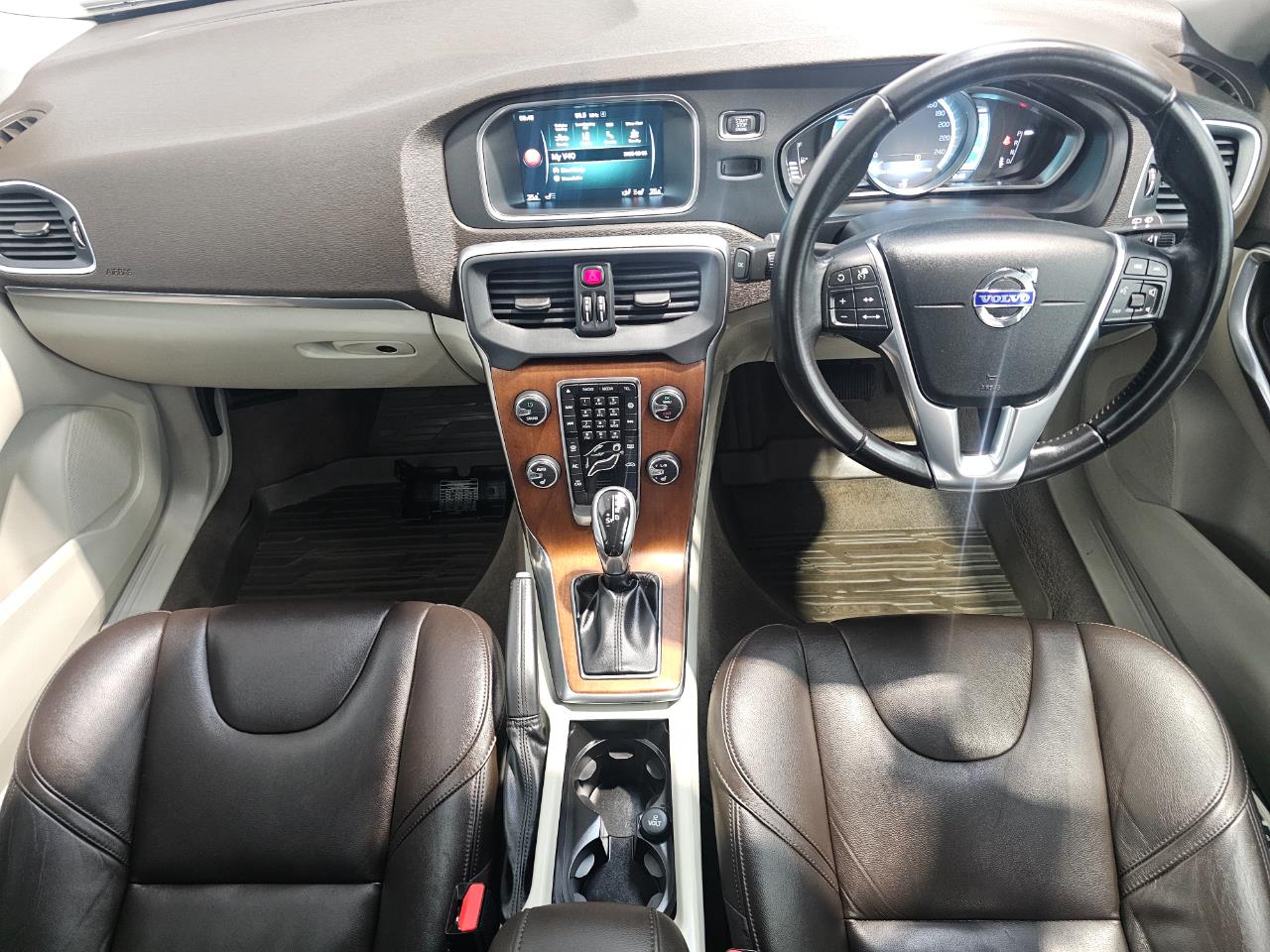 2015 Volvo V40